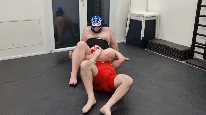 upload:Sicwre88_vs_BeefyBigBoy_When_Thighs_Become_a_Trap_007.webp